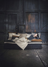Load image into Gallery viewer, Foundry throw- beeswax stripe
