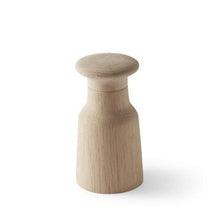 Load image into Gallery viewer, Hammer pepper or salt grinder - oak wood