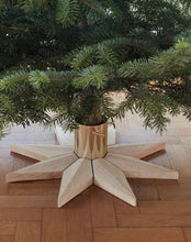 Load image into Gallery viewer, Stella Christmas tree stand